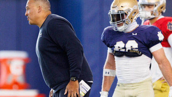 Notre Dame RB coach hopes for unit to stop ‘feeling that pressure’