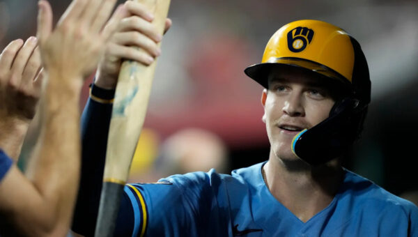 Pratt drives in 4 runs in the Brewers’ 10-7 win over the Reds