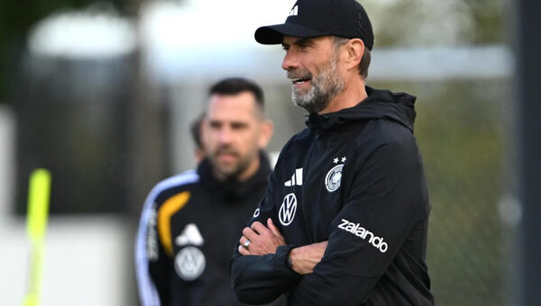 Jürgen Klopp jokes about knowing more Dutch players than Xavi ahead of Netherlands tilt