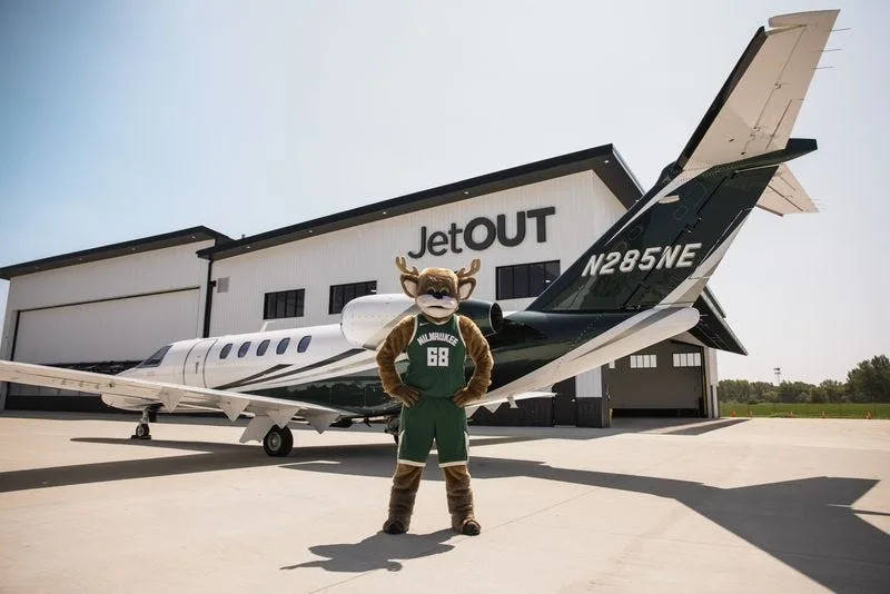 Milwaukee Bucks add Jet OUT as team's private aviation partner