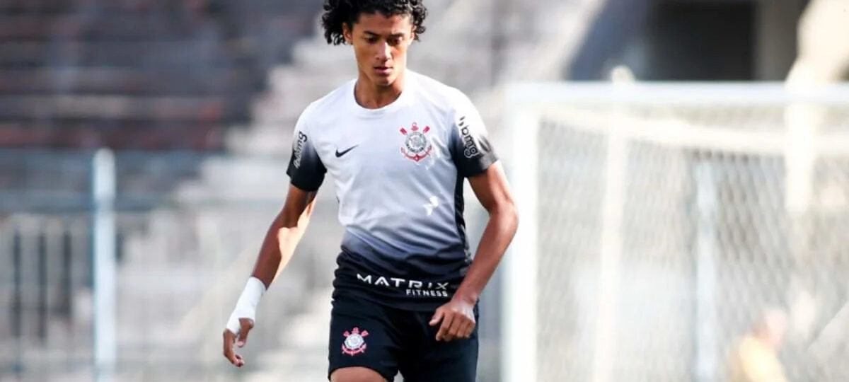 Arsenal has to wait a little longer to sign Brazilian teenager
