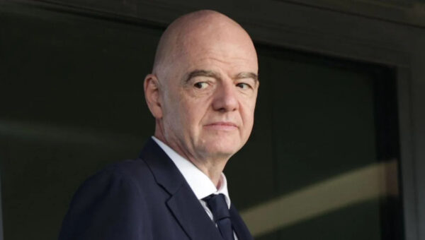 Infantino says he is open to talks over Fifa reform