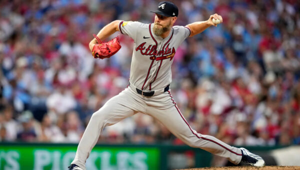 Sale outduels Sánchez, Braves beat Phillies 5-2 and extend lead to 5 games in NL East