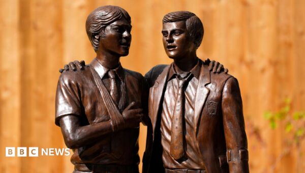 Memorial unveiled at school where boys were experimented on with contaminated blood