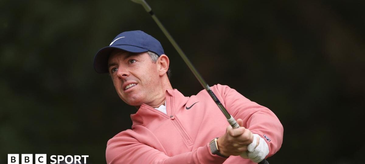 Eagle leaves McIlroy two off Wentworth lead