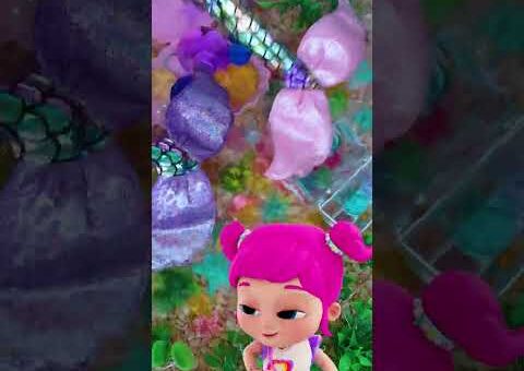A Whale Of A Time! 🐋 Learn Colors With Emmie & The Magic Sparkly Mermaids #kids #shorts