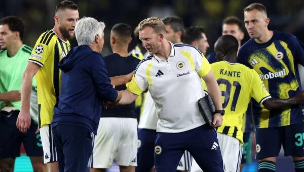 Dirk Kuyt takes interim charge of Fenerbahce ahead of Liverpool reunion