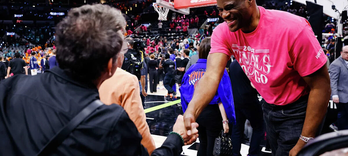 David Robinson believes Spurs are ready for another title run, predicts Wembanyama milestone