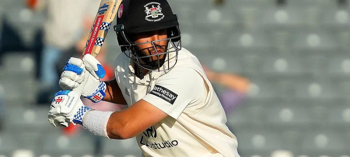 Ahmed signs Gloucestershire contract extension