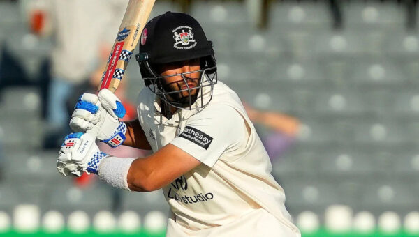 Ahmed signs Gloucestershire contract extension