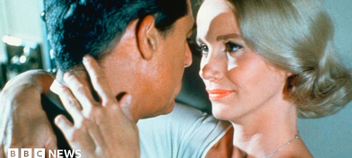 Oscar-winning actress Eva Marie Saint dies aged 102