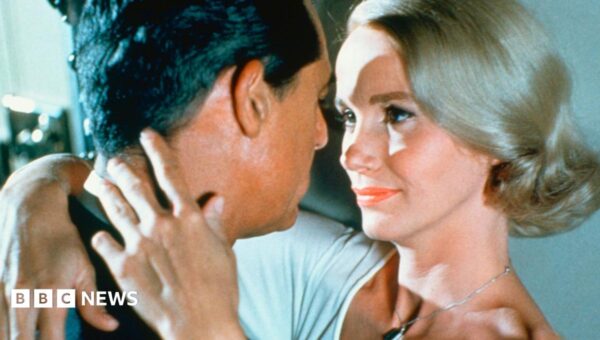 Oscar-winning actress Eva Marie Saint dies aged 102