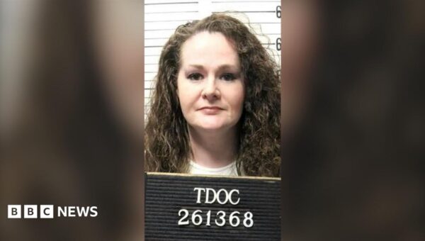 US murderer Christa Pike unconscious and on ventilator after failed execution, lawyers say