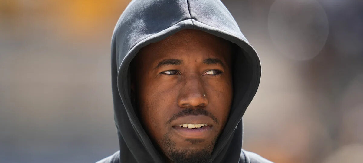 Cowboys acquiring cornerback Joey Porter Jr. from the Steelers for 2 draft picks, AP sources say