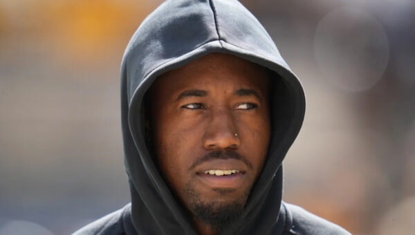 Cowboys acquiring cornerback Joey Porter Jr. from the Steelers for 2 draft picks, AP sources say