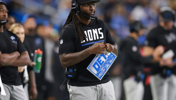 Lions coach Dan Campbell defends DC Kelvin Sheppard after team gives up 30+ points vs. Panthers