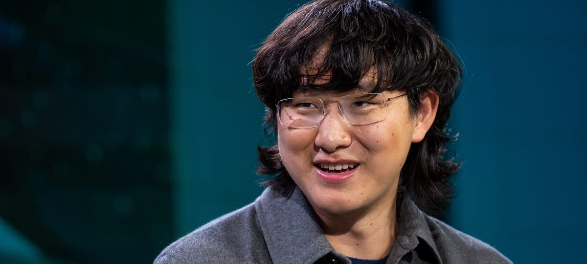 What Alexandr Wang says he learned from Mark Zuckerberg's 'really long' WhatsApp DMs
