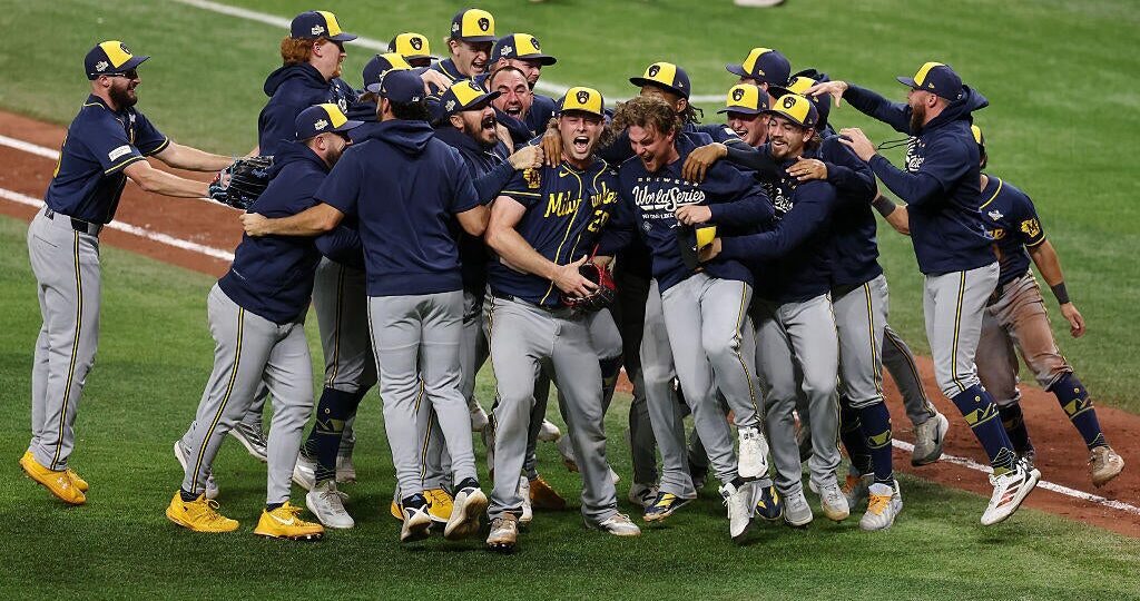 Brewers defeat Rays in 5 games to win first World Series in franchise history