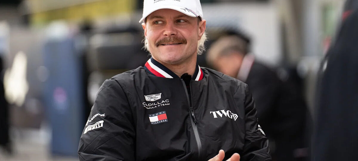Bottas swaps plane for bike on 350km trip to Singapore Grand Prix