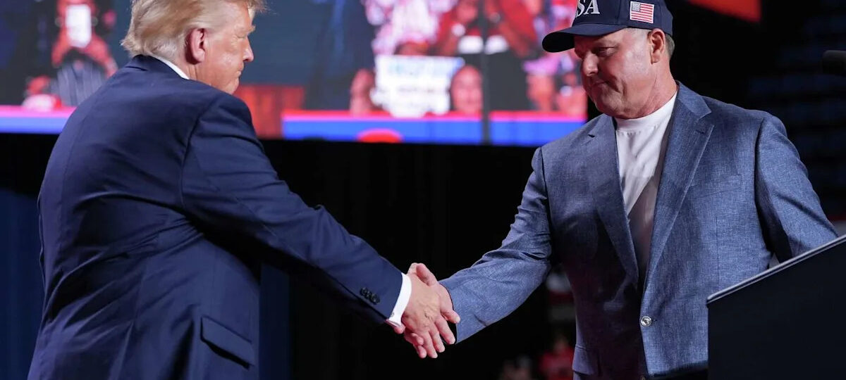 Donald Trump says he'll award Houston star Roger Clemens the Presidential Medal of Freedom