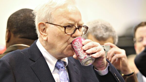 Warren Buffett hasn’t had a drink of water in 50 years. At least, that’s what he told Bill Ackman.