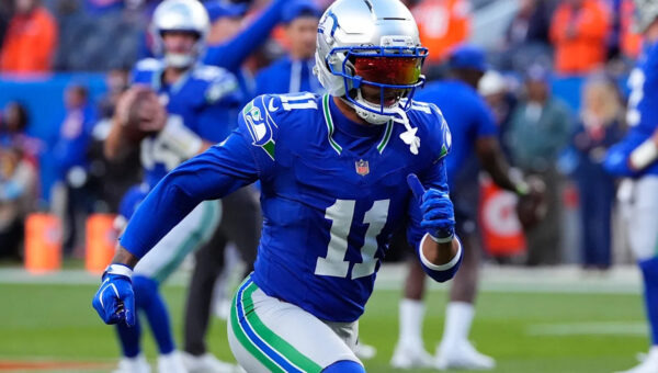 WATCH: Jaxon Smith-Njigba makes jaw-dropping catch on 28-yard TD