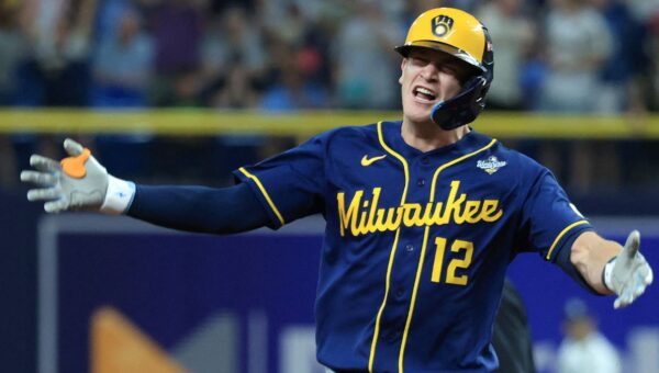 Brewers rookie Cooper Pratt has fan moment with Ken Griffey Jr. before World Series Game 5
