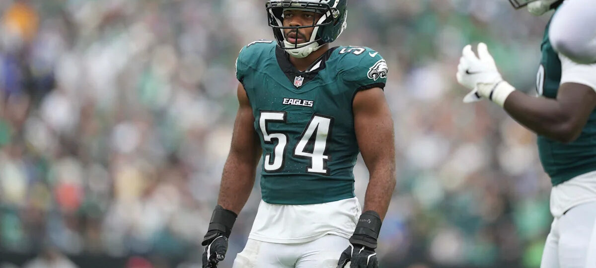 Bryan Thomas Jr. and Jeremiah Trotter Jr. ejected for fighting during kickoff in London