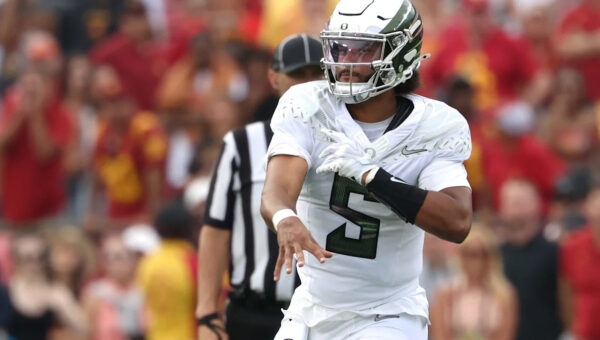 Dante Moore injury update: Oregon QB ruled out with concussion vs Nebraska