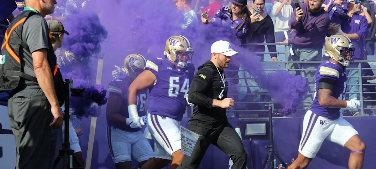Washington Huskies' defense should give USC offense a strong test