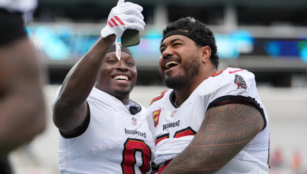 Buccaneers can close NFC South gap to half a game in Week 8