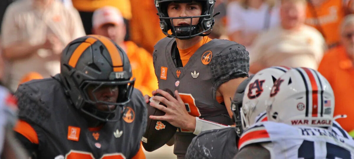 Tennessee Volunteers name new starting QB for Arkansas game