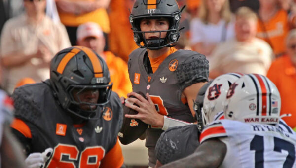 Tennessee Volunteers name new starting QB for Arkansas game
