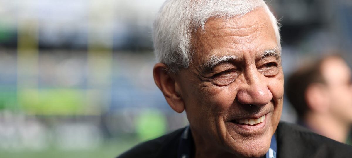 Want to work for a billionaire investor? Vinod Khosla is hiring.