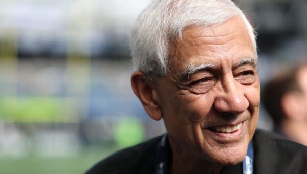 Want to work for a billionaire investor? Vinod Khosla is hiring.