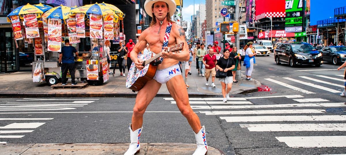 I’m the Naked Cowboy. Here’s the routine that lets me make a living singing in my underwear every day in Times Square.