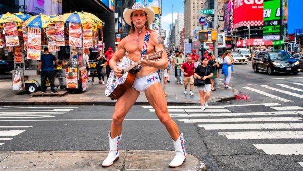I’m the Naked Cowboy. Here’s the routine that lets me make a living singing in my underwear every day in Times Square.