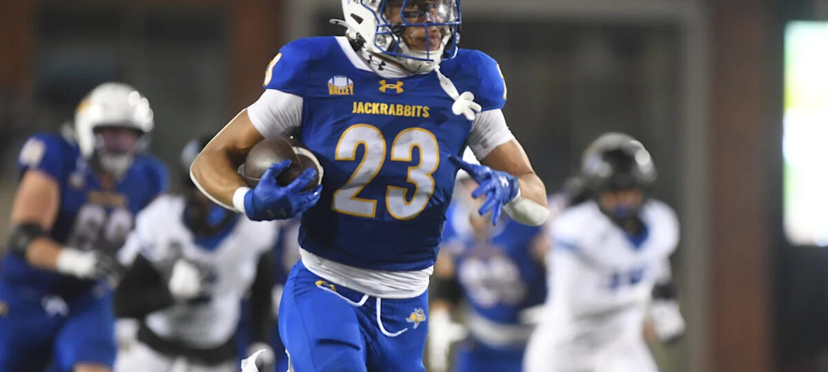 South Dakota State football dominates Illinois State in second half