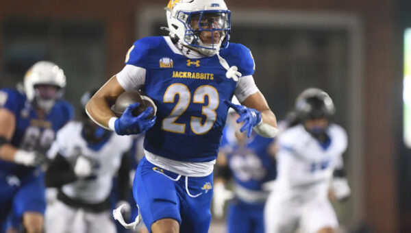 South Dakota State football dominates Illinois State in second half