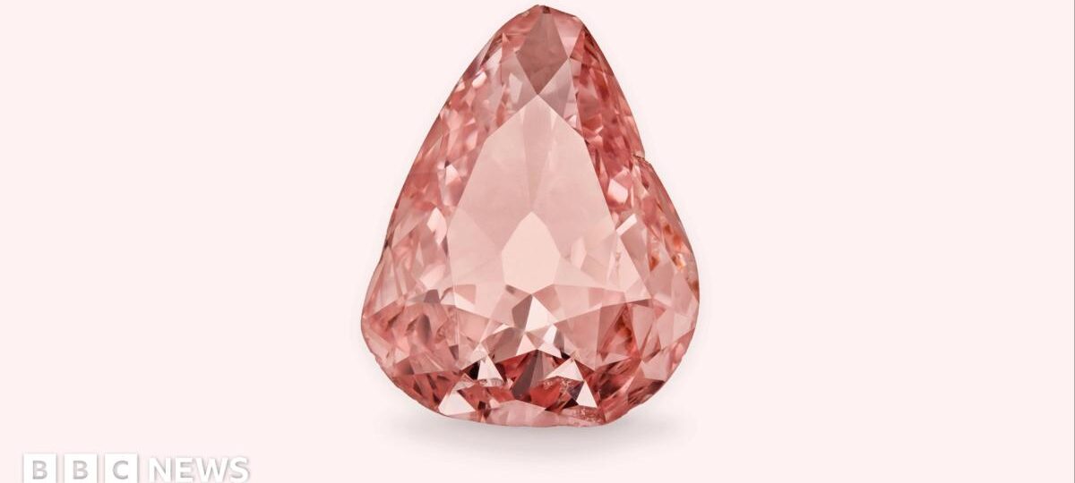 Rare pink diamond goes on display in France 100 years after amateur heist