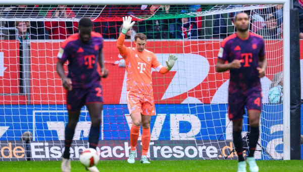 Neuer's Bayern return for Arsenal match unclear