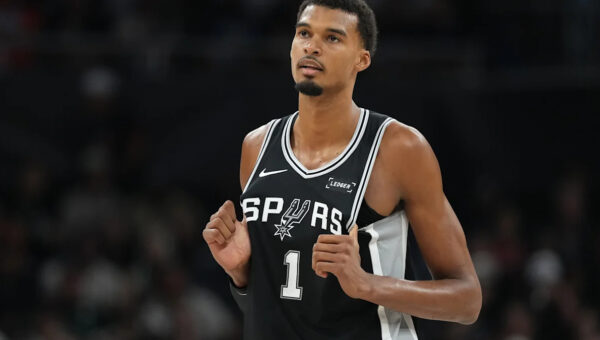 ‘One out of a million’: Spurs stunned by Amen Thompson’s winning block