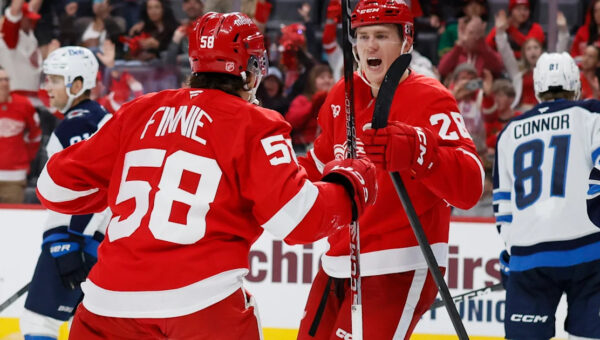 Kyle Connor has hand in all 3 goals in narrow win over Red Wings