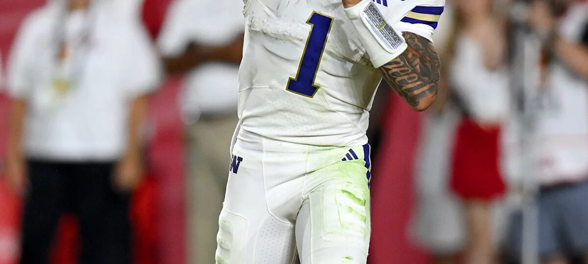 Washington quarterback Demond Williams Jr. exits Iowa game with injury