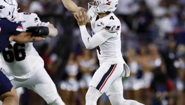 UC Bearcats must outrun, outpass West Virginia Mountaineers for win