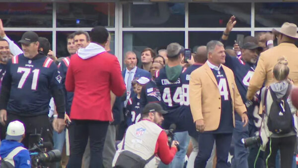 25 years later, it’s still sweet: Patriots celebrate 2001 Super Bowl team