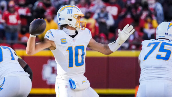 Justin Herbert fails to throw TD in Week 6 vs. Chiefs