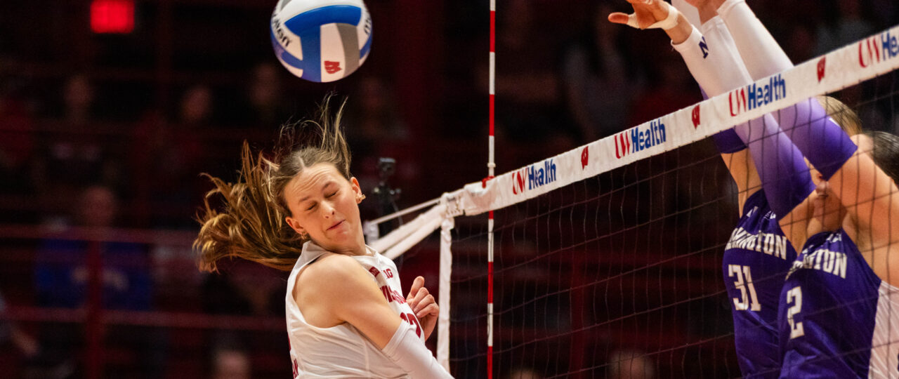 Wisconsin volleyball's lapses add up in loss vs. Washington | 3 takeaways
