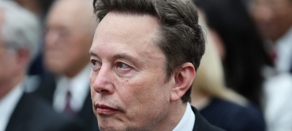 Elon Musk wants to give every American kid a piece of SpaceX. History shows what happens when millions become shareholders overnight.