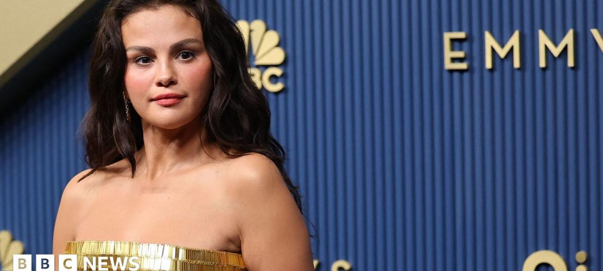 Selena Gomez says vaping has affected her voice